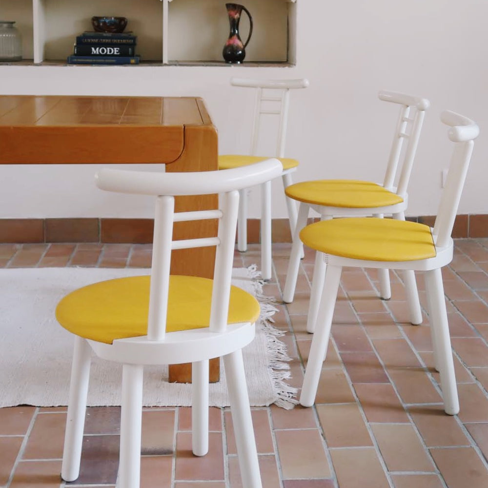 4 chaises design italien bois laqué blanc jaune post moderniste made in italy vintage rond