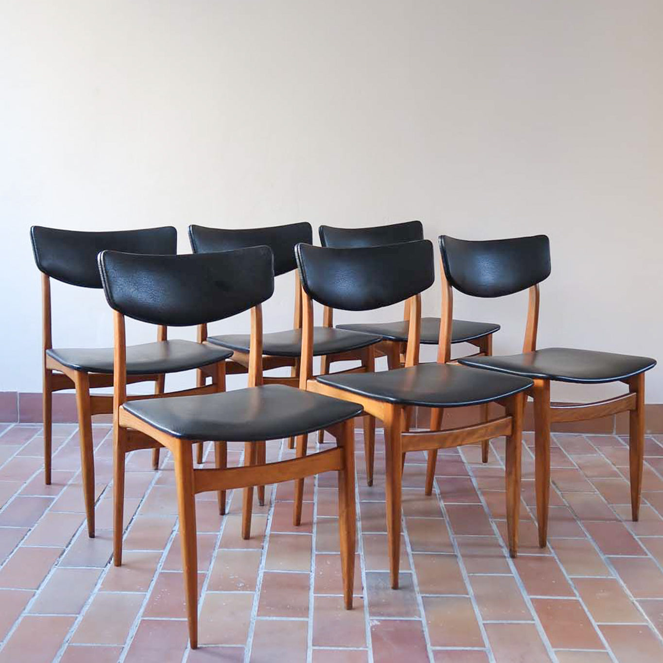 6 chaises scandinave vintage skaï noir pieds compas années 60