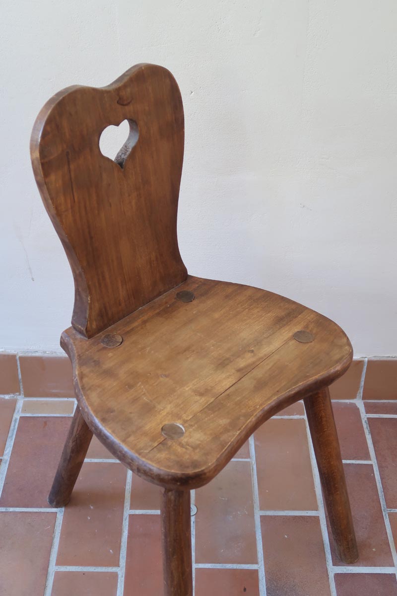 chaise ferme brutaliste alsacienne vintage hêtre coeur tabouret