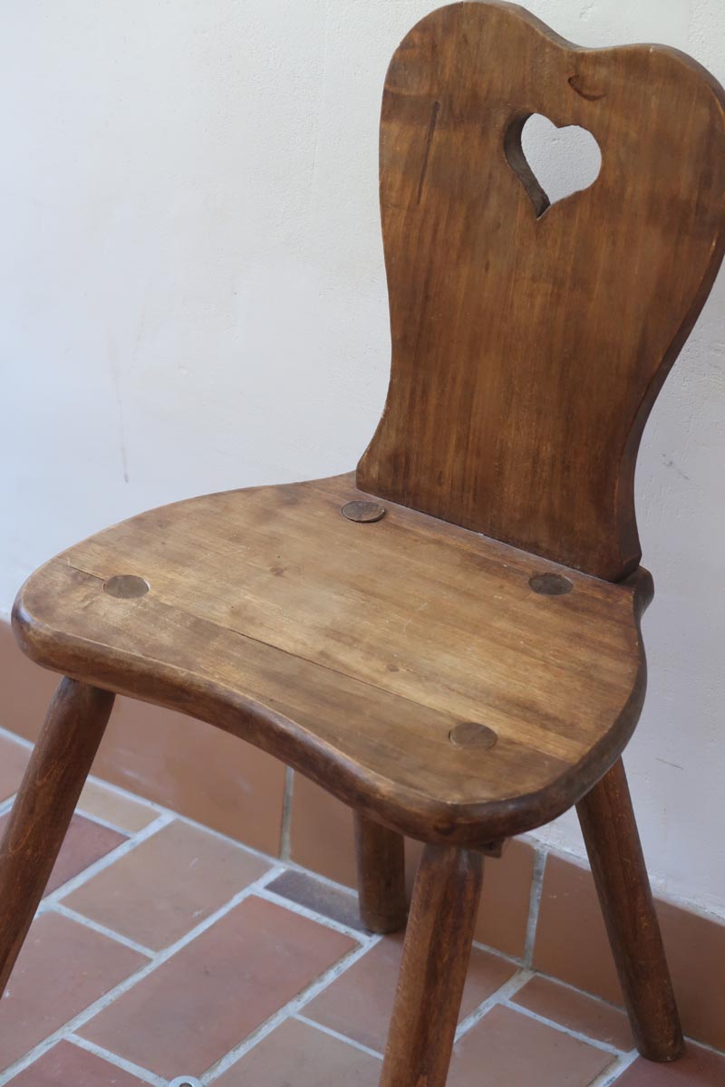 chaise ferme brutaliste alsacienne vintage hêtre coeur tabouret