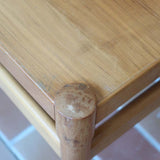 grande table basse danoise bois clair scandinave vintage pied compas fuselé