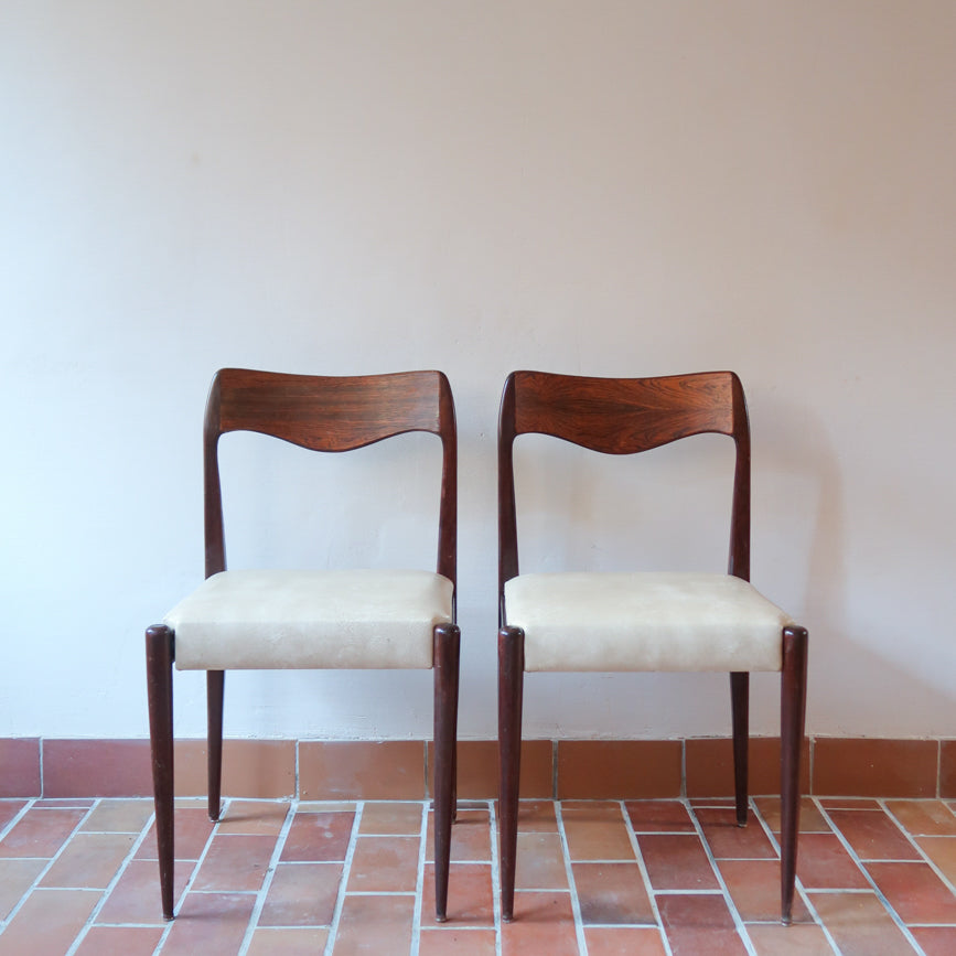 paire 2 chaises niels otto moller scandinave vintage skaï beige pied fuselé palissandre