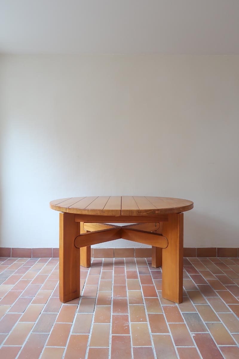 Table Ronde Maison Extensible Table ronde extensible Maison Regain – Aux Objets Trouvés