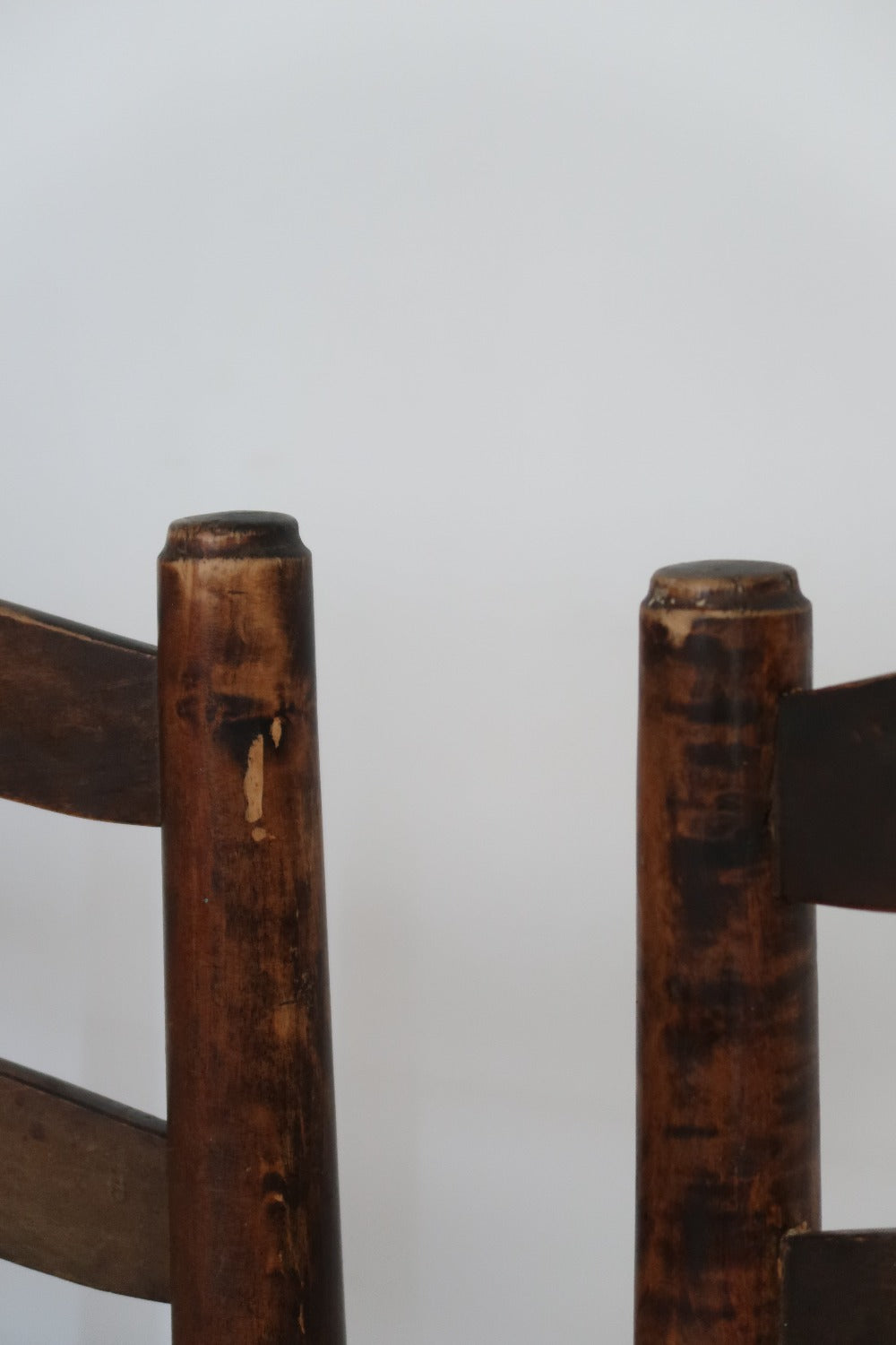 3 chaises rustique brutaliste ferme Georges Robert années 50 60 bois pin massif paillage paillée