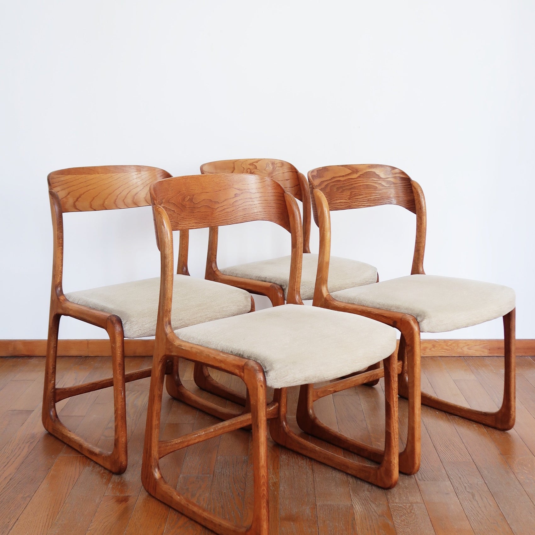 chaise traineau vintage baumann teck palissandre tissu beige bois scandinave danois brocante