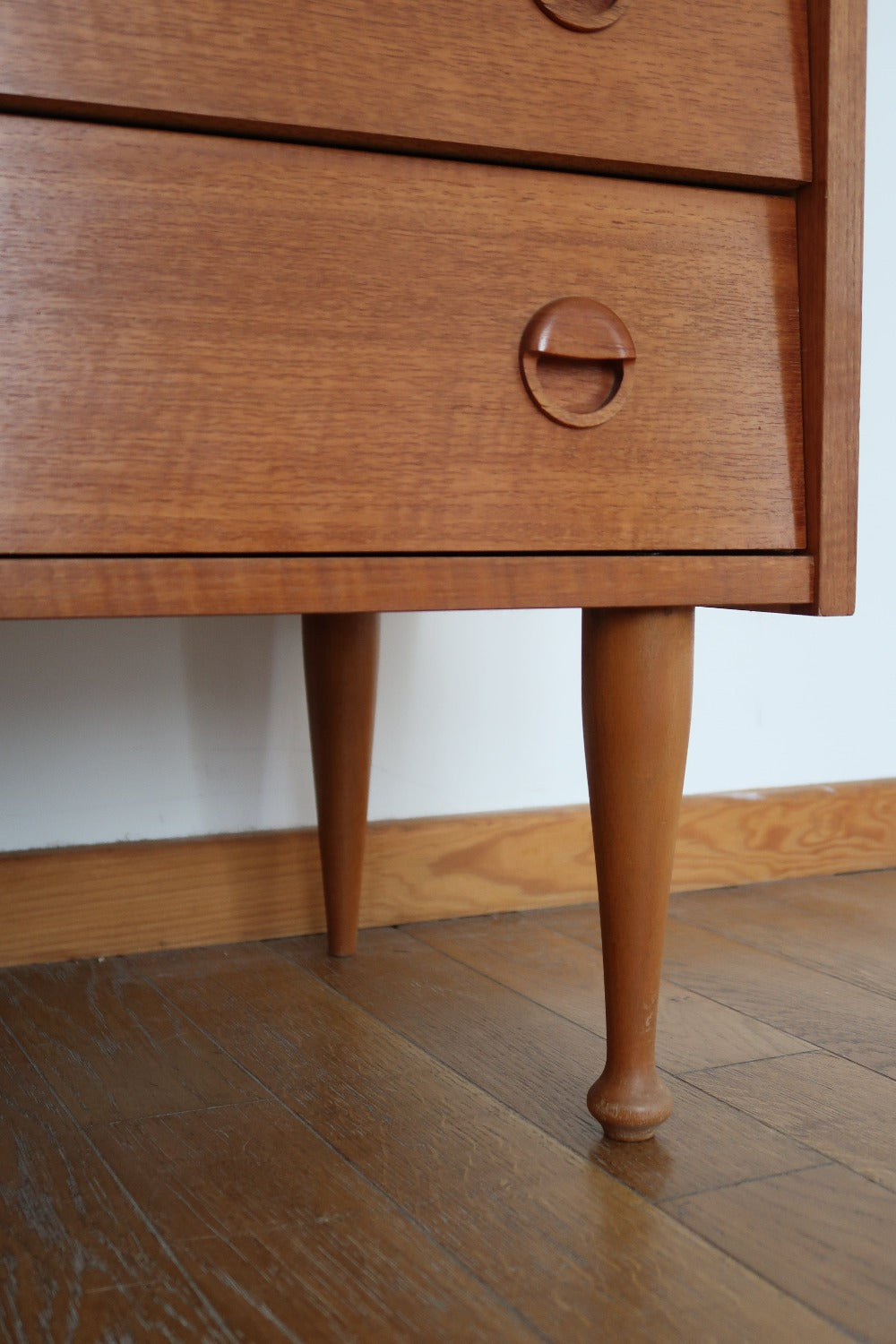 commode tiroirs scandinave vintage danois pieds compas fuselé meuble entrée