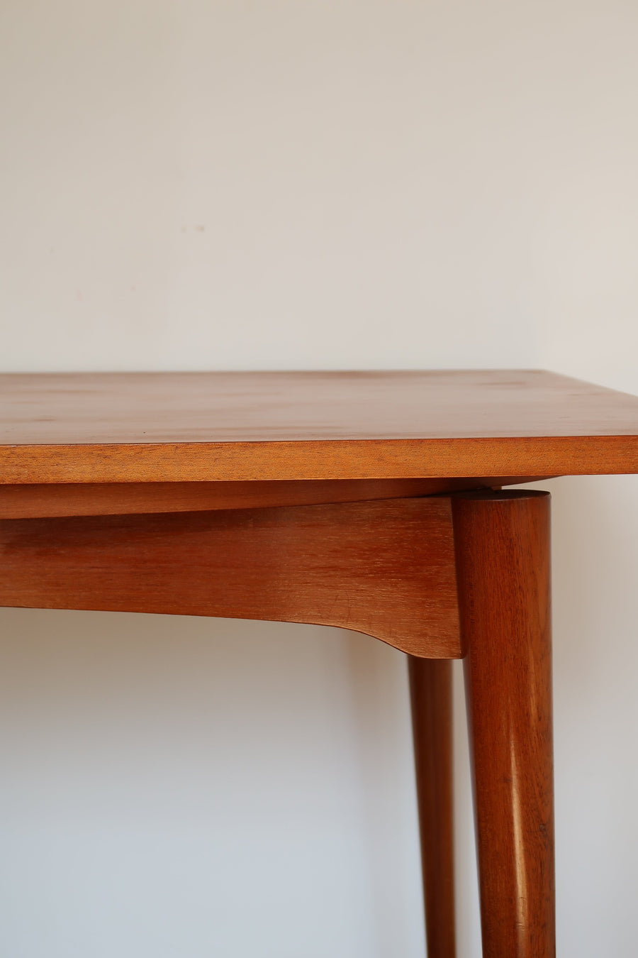 Petite table scandinave extensible – Aux Objets Trouvés