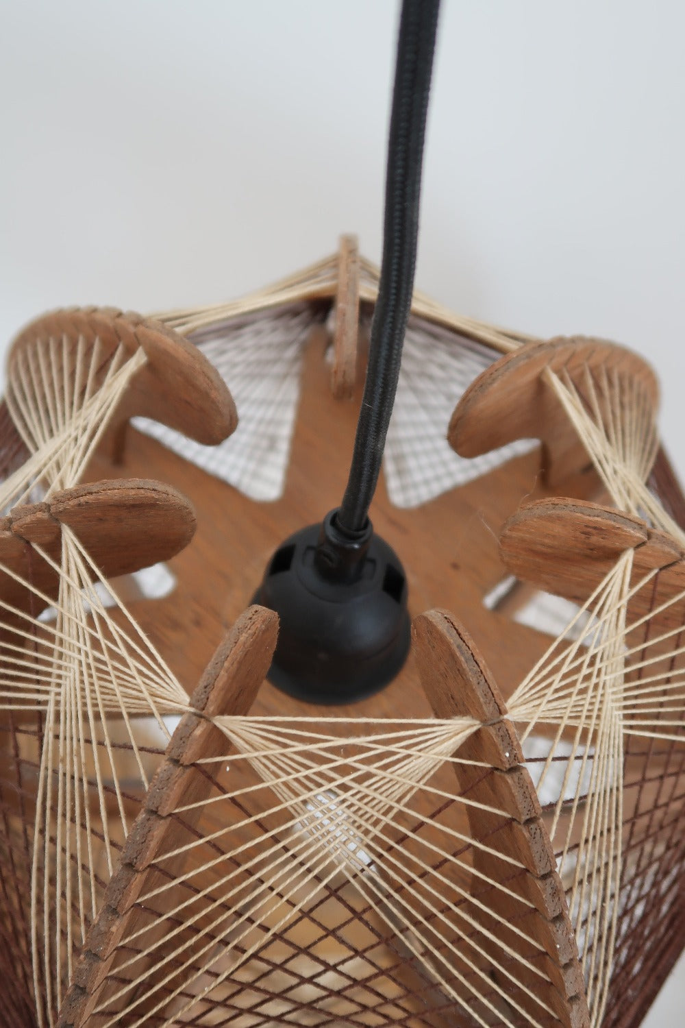 Abat jour En Bois Tiss 60 s Aux Objets Trouv s abat-jour-en-bois-tiss-60-s-aux-objets-trouv-s