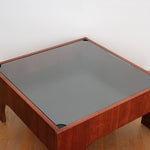 table basse années 70 bois ébène teck vintage moderniste scandinave design verre fumé carré asymétrique
