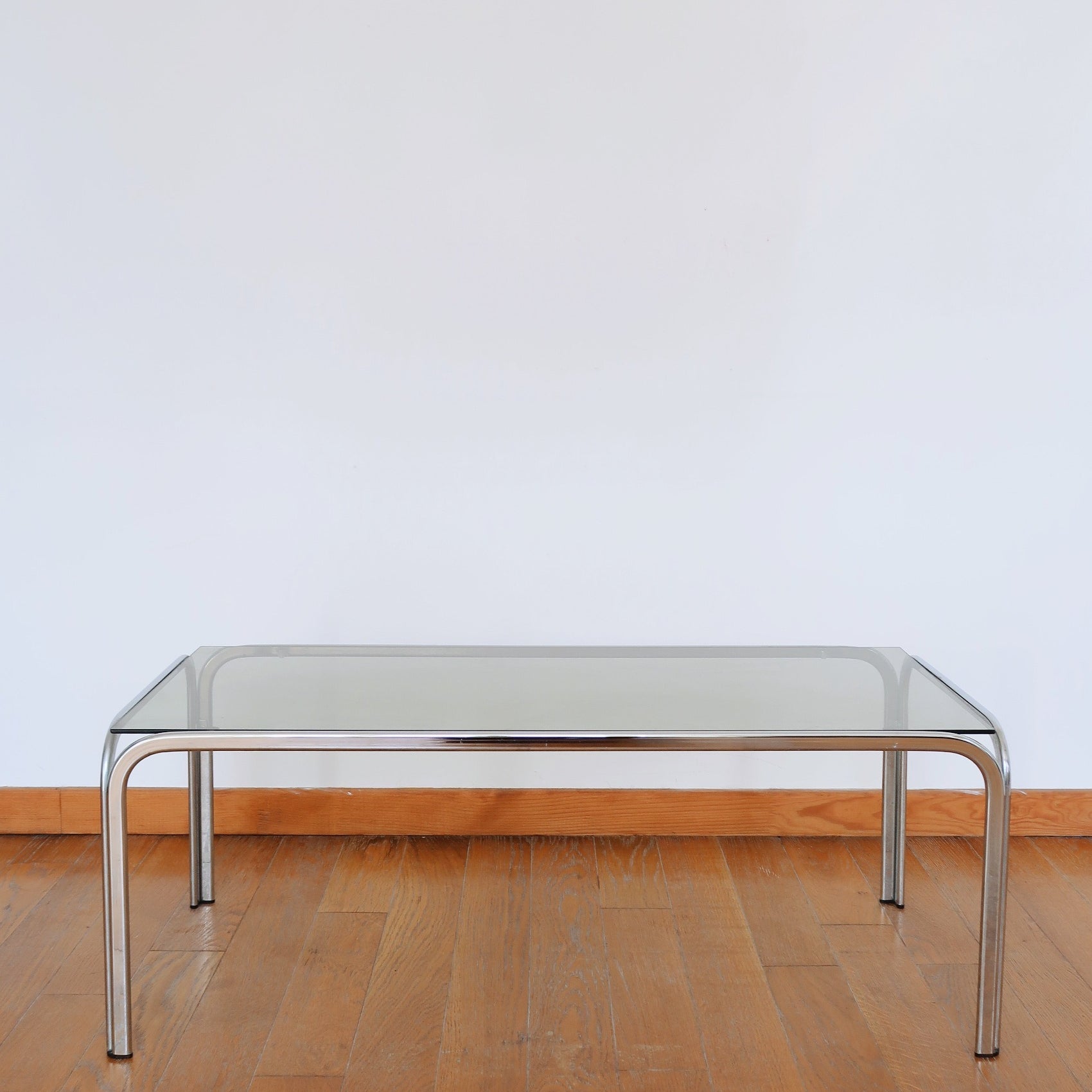 table basse chrome verre fumé vintage années 80 moderniste