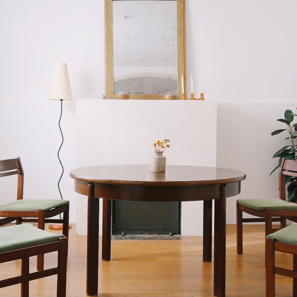 table ronde teck orme massif bois foncé extensible rallonges moderniste brutaliste scandinave vintage brutaliste